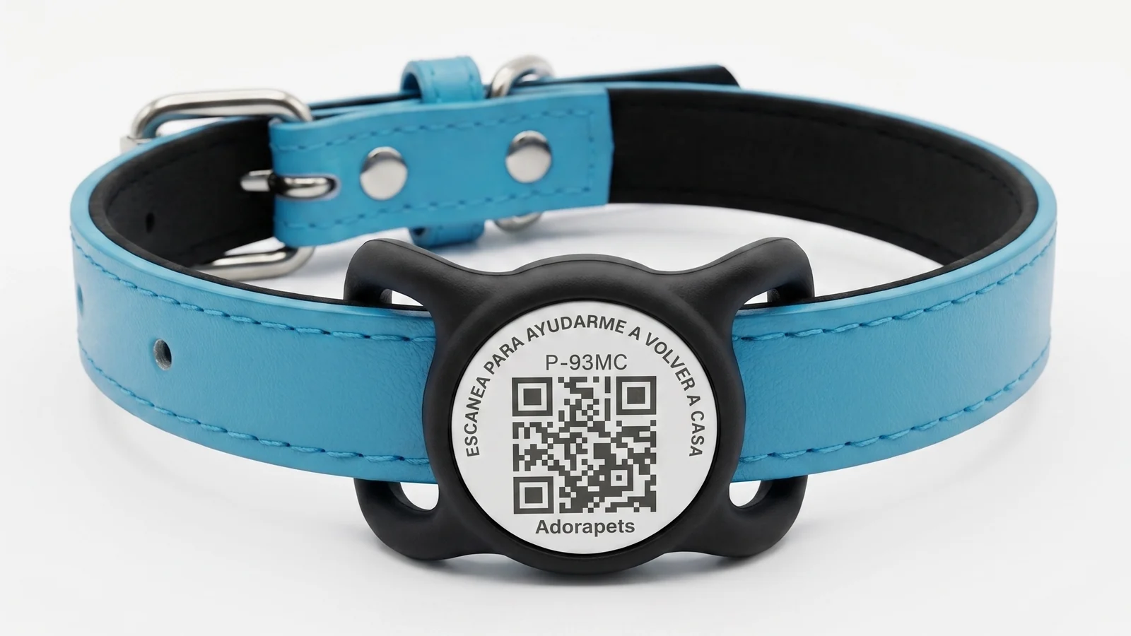 Collar azul con una placa AdoraPets ID instalada